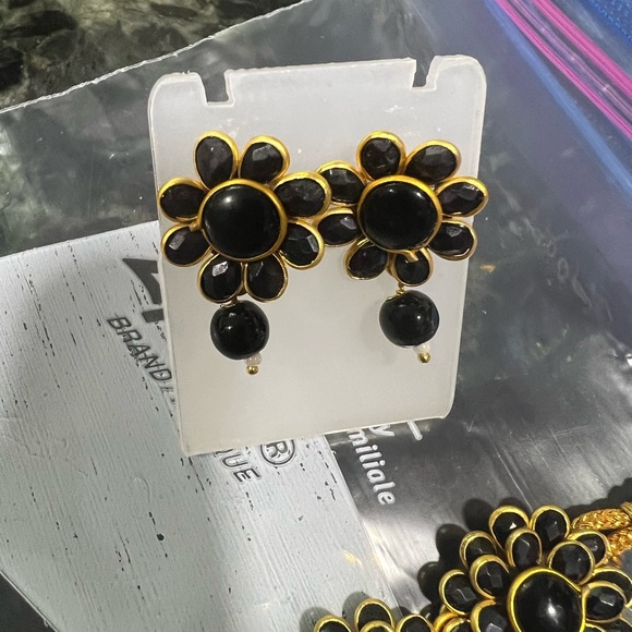 Jewellery Set - Picture 2 of 3